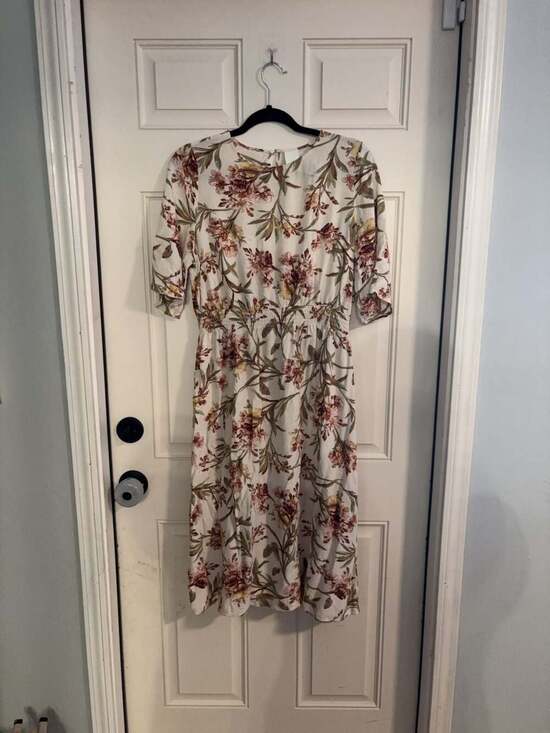 H&M Dresses & Skirts - H&M Floral Print Midi Dress Size 12